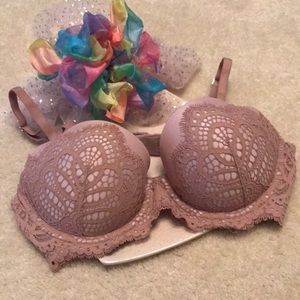Victoria’s Secret Dream Angels Bra Rose Color